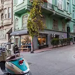 Duplex Modern City Gem With Terrace