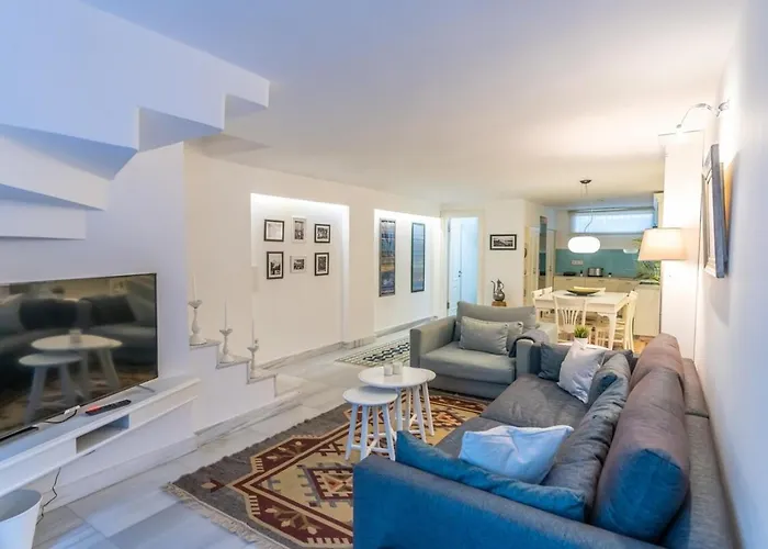 Duplex Modern City Gem With Terrace