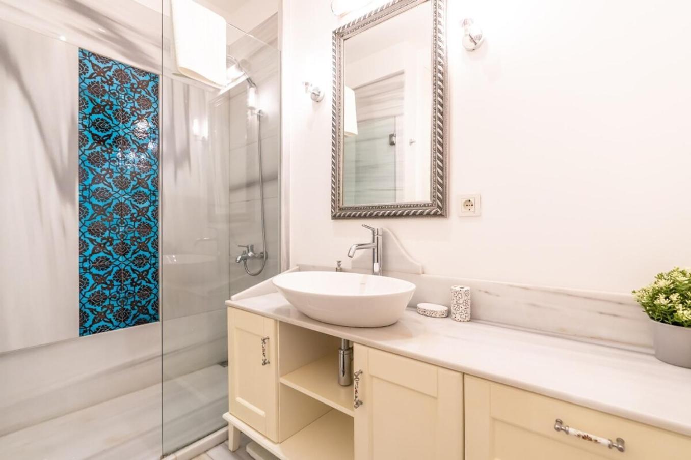 Daire Duplex Modern Gem With Terrace *