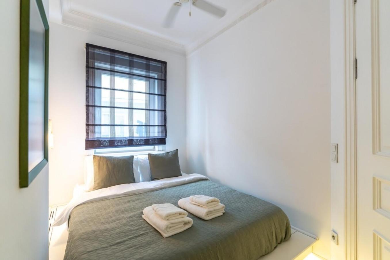 Duplex Modern Gem With Terrace